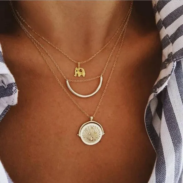 Collier multi-chanes pendentifs en lune, étoile, cur et perle - couleur Or