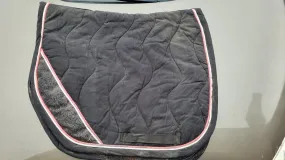 Tapis LBAT noir liseré rose